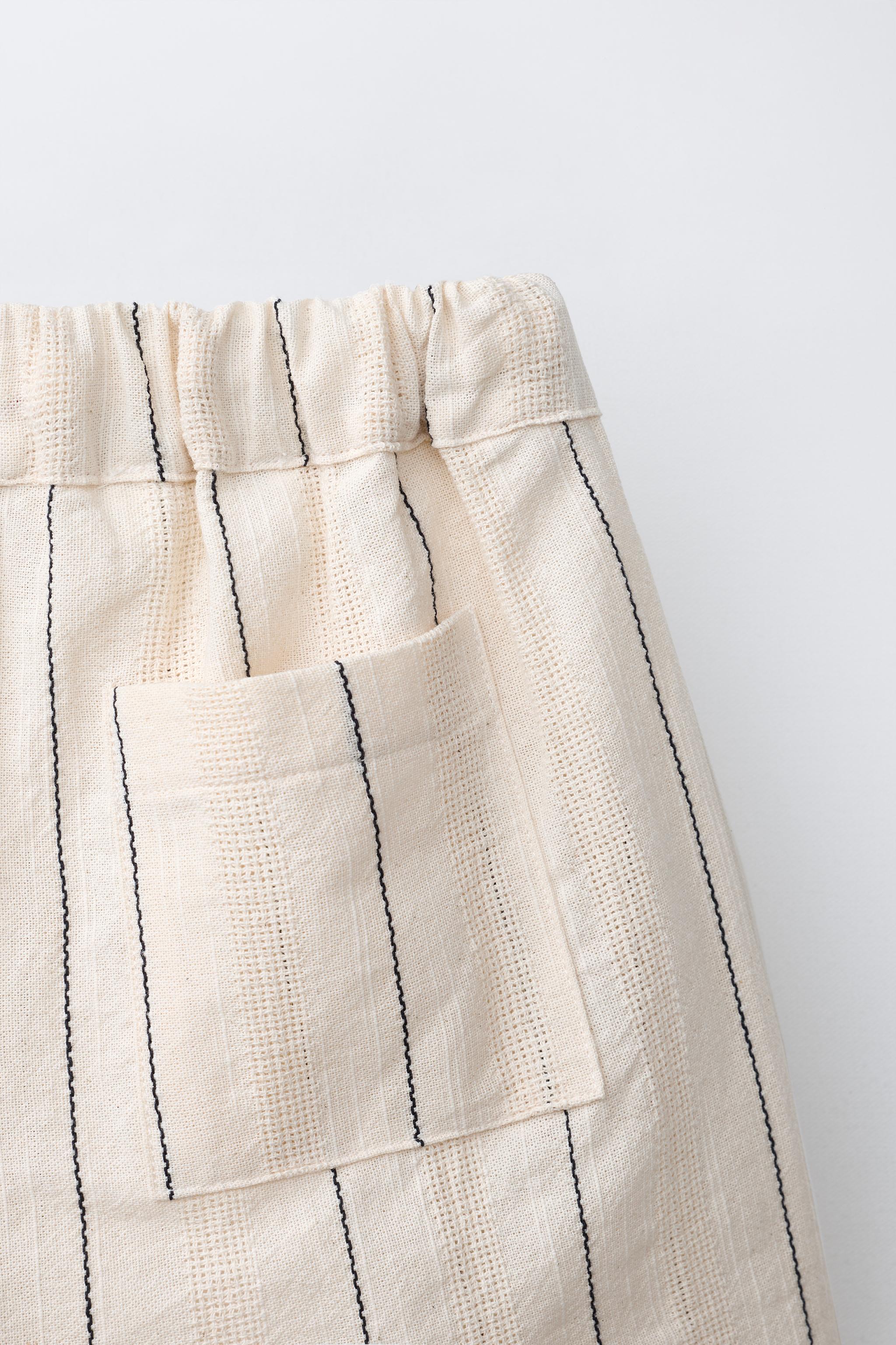 TEXTURED STRIPED SHORTS